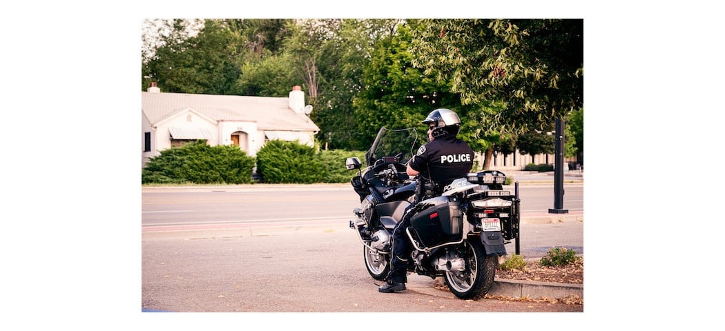 Kontrola policji bez powodu - co warto wiedzieć o rutynowej kontroli przez policje?