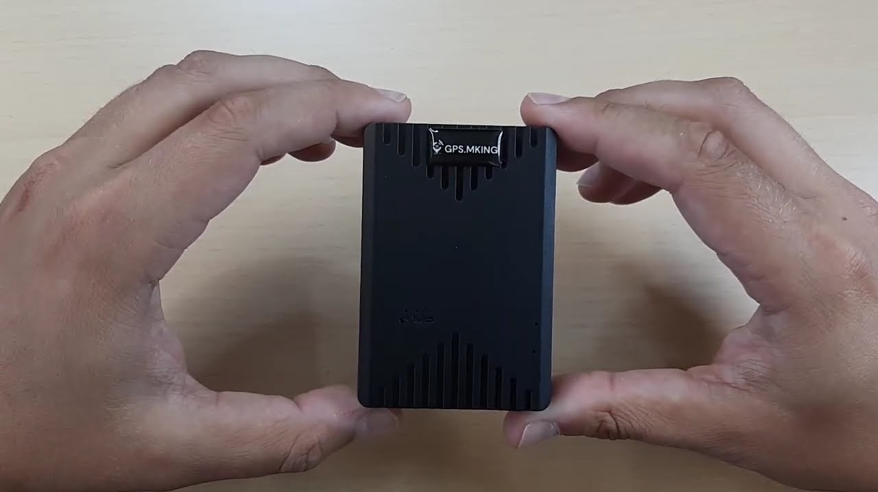 Lokalizator GPS z magnesem i podsłuchem - 70 dni IP65 uniwersalny MK6C