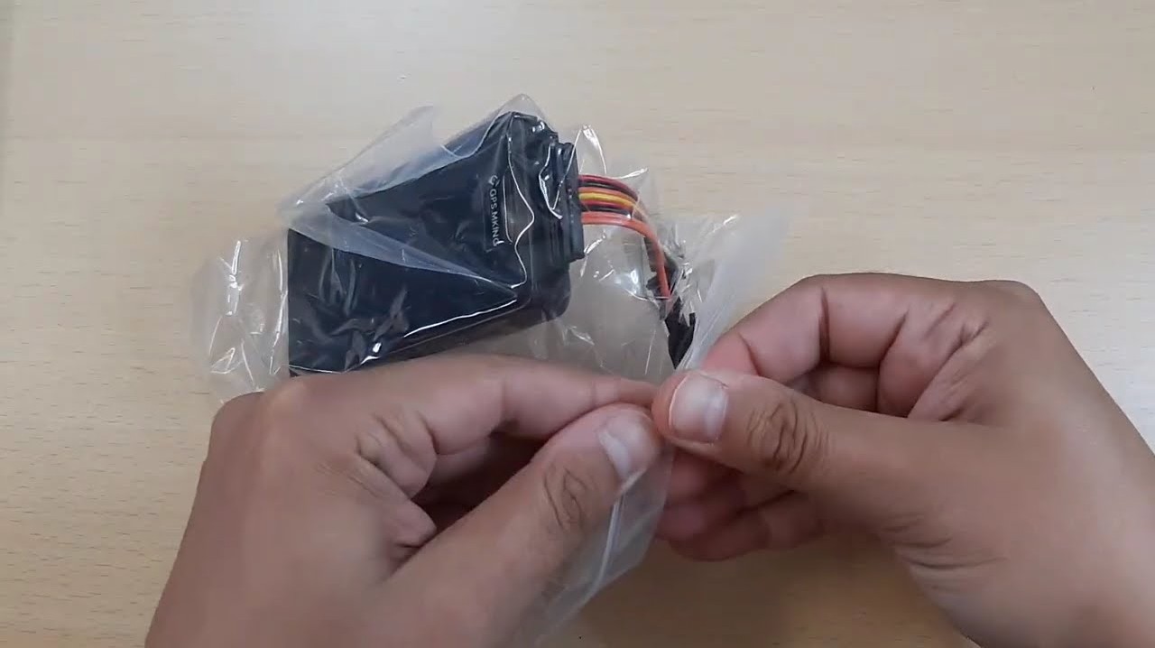 Lokalizator GPS z podsłuchem i odcięciem paliwa do auta i motocykla MK01