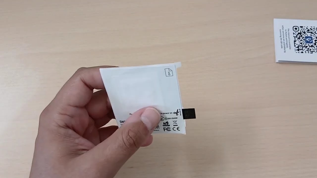 Lokalizator w formie naklejki Bluetooth MKING STICKER  - do 40 dni pracy